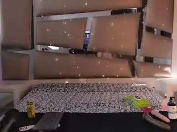 Chaturbate Free Live Porn of hellen__smith_