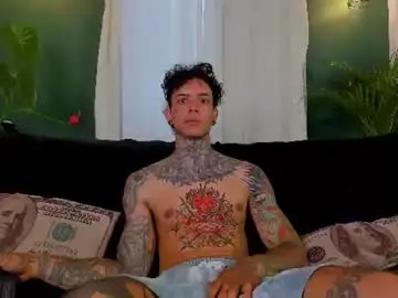 Chaturbate Free Porn Cam of aron_ford