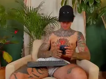 Chaturbate Sex Cam of aron_ford