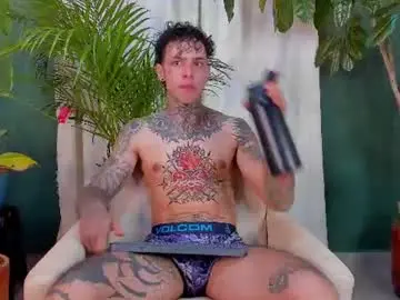Chaturbate Sex Cam of aron_ford