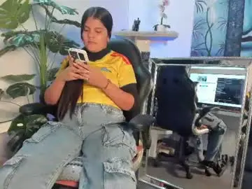 Chaturbate Live Sex Cam of antonellariu