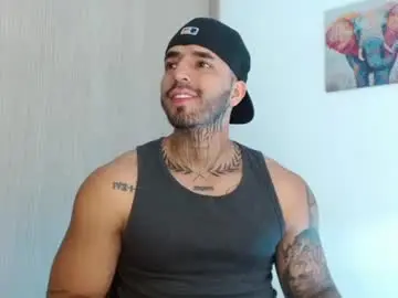 Chaturbate Live Porn of darius_phoenix