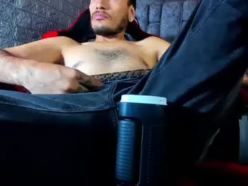 Chaturbate Live Sex Cam of axell_cross2