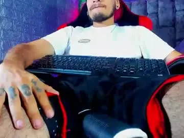 Chaturbate Sex Cam of axell_cross2