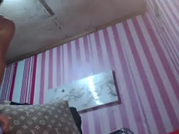 Chaturbate Live Sex Cam of xxrowenatastycockforyouxx