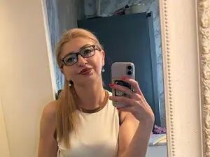 Myfreecams Watch Live Sex Cams of AuraMilff