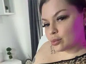 Myfreecams Adult Webcam of Issa_Jo