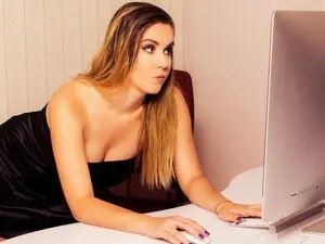 Myfreecams Live Sex Cam of SophiestiqueM