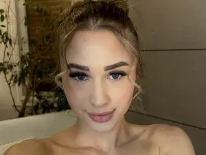 Myfreecams Nude Webcam of BunnyHeat