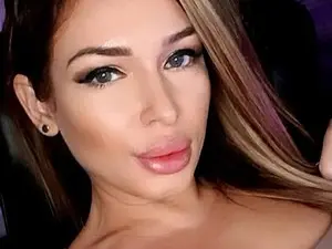 Myfreecams Watch Live Sex Cams of DebraLeah
