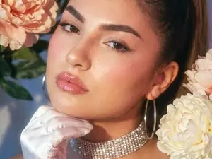 Myfreecams Sex Chat of AzzaLee
