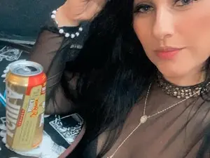Myfreecams Sex Cam of alessiani69