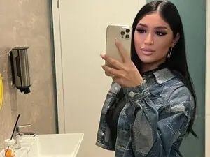 Myfreecams Free Live Porn of Kira_Krush