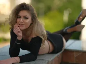 Myfreecams Sex Chat of NayaQuinn