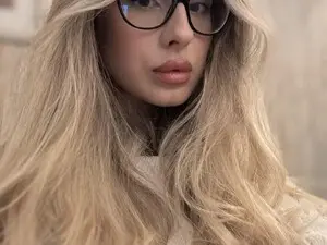 Myfreecams Adult Video Chat of MaddieBriggs