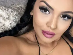 Myfreecams Nude Webcam of AvelineNoir
