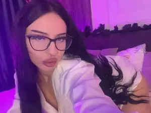 Myfreecams Free Porn Cam of RavenFoxxy