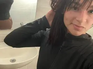 Myfreecams Adult Webcam of Bella_Rouse9