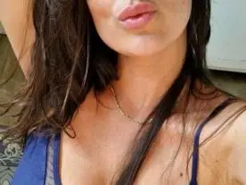 Olecams Live Sex Cam of micaela_madrid