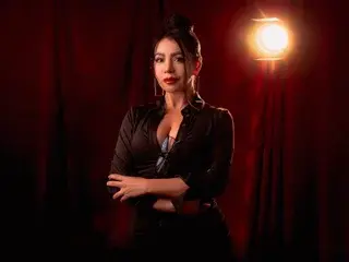 Streamate Adult Webcam of Helen_Hardd