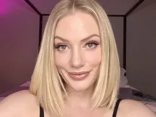 Streamate Nude Webcam of QuinnHart