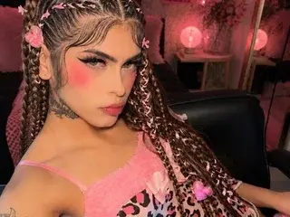 Streamate Live Sex Cam of Karolfoxxi