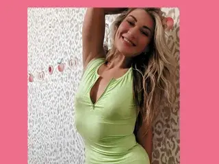 Streamate Sex Cam of KamiliaMae