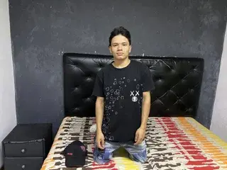 Streamate Live Porn of BruceArmin