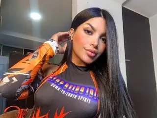 Streamate Sex Chat of XXLATINAHOTXX