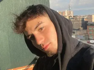 Streamate Adult Webcams of LucasKninght