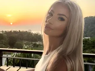 Streamate Live Sex Cam of MarillynnMoon