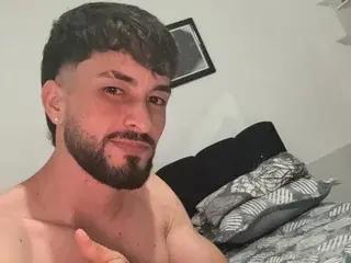Streamate Free Porn Cam of LiamAshford_os