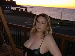 Streamate Sex Chat of TITANIC_TITS
