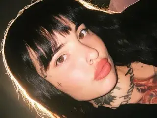 Streamate Nude Webcam of HoneyDripsOnYou