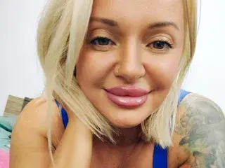Streamate Nude Webcam of BustyEmaXX