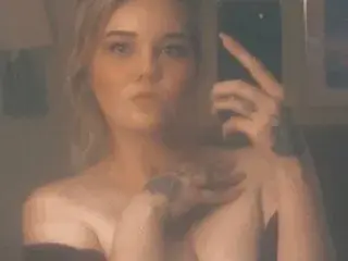 Streamate Nude Webcam of IVY2224949444