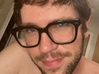 Streamate Best live sex cam show of Hole4Yoos
