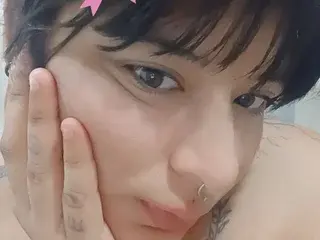 Streamate Free Live Porn of BigCurvysquirting