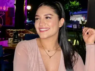Streamate Live Sex Cam of AmelieCroftt