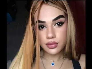 Streamate Live Sex Cam of Sophia_Colinns