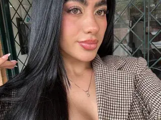 Streamate Adult Webcam of Emiillyx