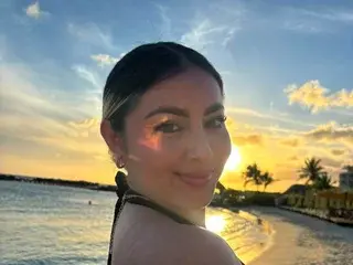 Streamate Live Porn of ElinaHoney