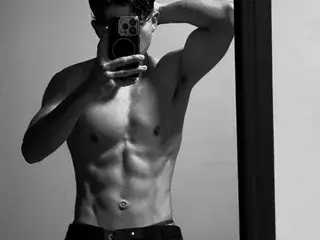 Streamate Free Porn Cam of NicolaiKarav