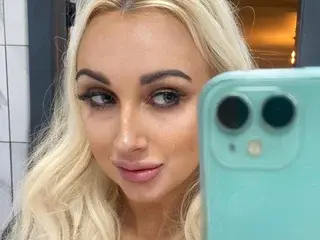 Streamate Free Live Porn of BlondieBarbieBabe