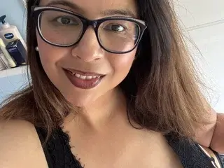 Streamate Live Sex Cam of Zarah_Housewife