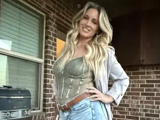 Streamate Best live sex cam show of MissBehavin90