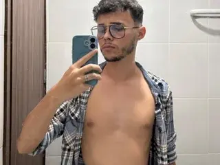 Streamate Free Porn Cam of ALHAN_SILVER