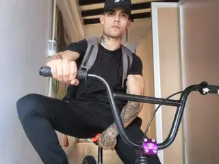 Streamate Watch Live Sex Cams of Iron_ick
