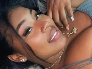 Streamate Free Live Porn of HilaryWilsonn