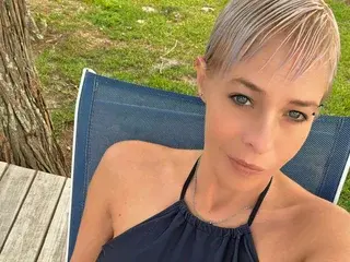 Streamate Free Porn Cam of thesexymilf22